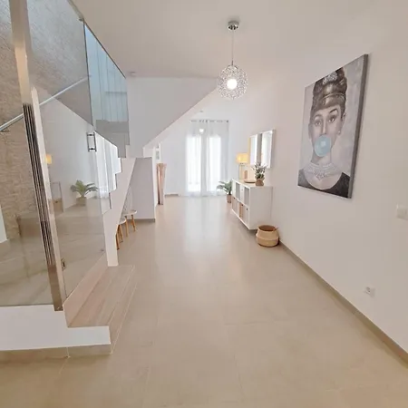 Tres J Villa Malaga